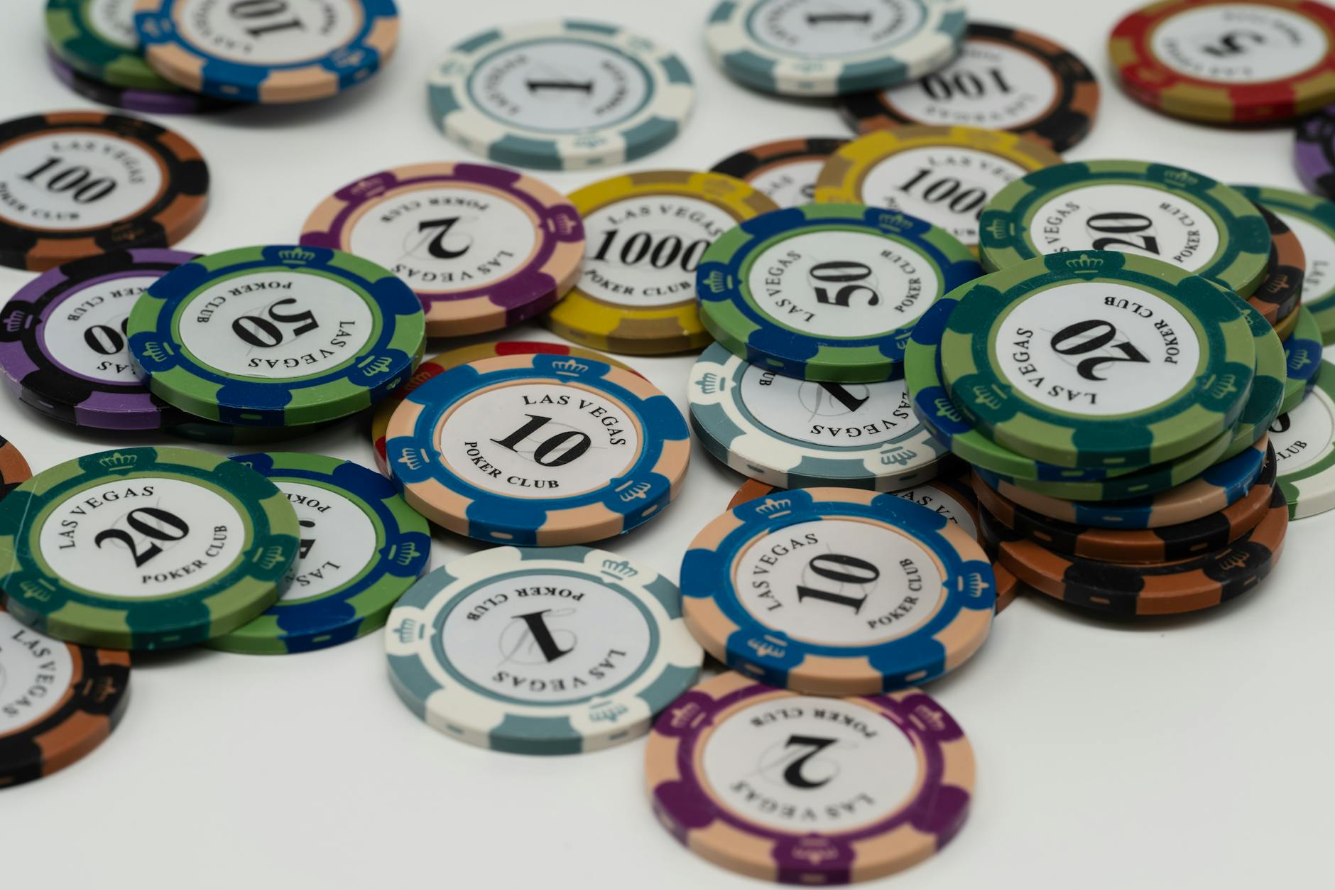 Casino mang lại nhịp chơi nhanh và cảm giác vào cuộc gần như ngay lập tức.