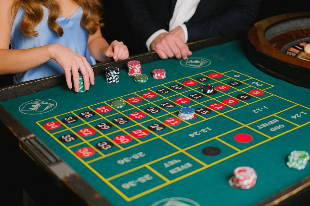 Casino và cá cược thể thao khác nhau ở điểm cốt lõi nào?